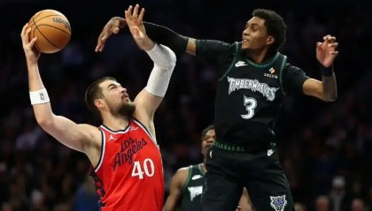 欧博官网-又被逆转，快船连败掉西部倒2，仅送走保罗还不够，还要继续调整